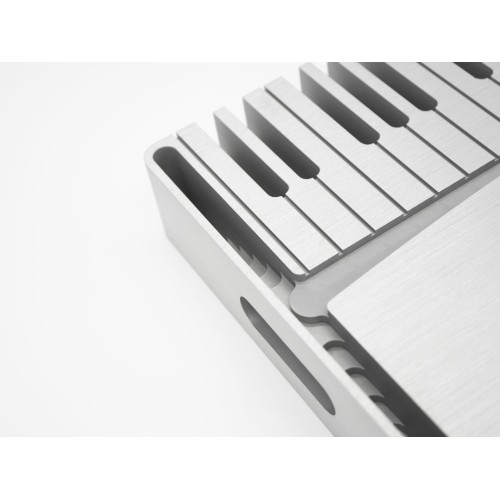 QUARTORIGO OPUS I – 2-JŲ KANALŲ GARSO STPRINTUVAS