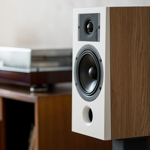 INDIANA AUDIO DIVA 3 WALNUT
