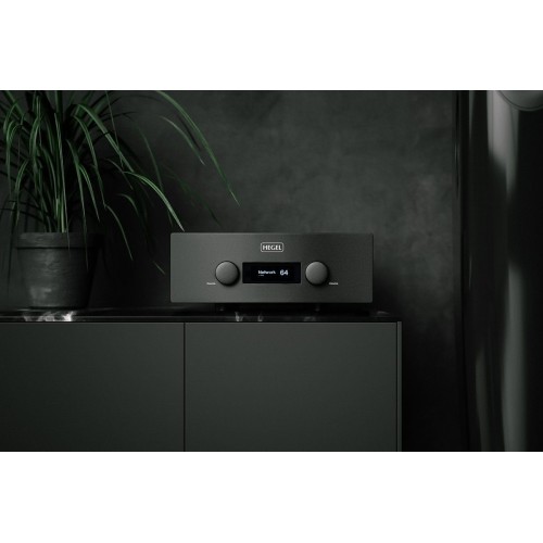 HEGEL H590