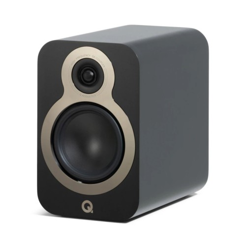 Q ACOUSTICS 3020C – PASYVI LENTYNINĖ KOLONĖLĖ. GALIA (REKOMENDUOJAMA STIPRINTUVUI): 25-90 W, GARSIAKALBIO JAUTRUMAS (SENSITIVITY): 87 DB / 1 M / 2,83 V. KAINA UŽ 2VNT. 