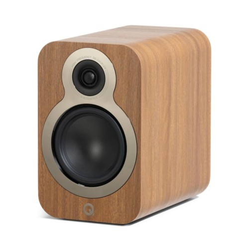 Q ACOUSTICS 3020C – PASYVI LENTYNINĖ KOLONĖLĖ. GALIA (REKOMENDUOJAMA STIPRINTUVUI): 25-90 W, GARSIAKALBIO JAUTRUMAS (SENSITIVITY): 87 DB / 1 M / 2,83 V. KAINA UŽ 2VNT. 