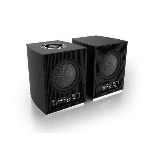 CABASSE RIALTO, AKTYVIOS HI-FI GARSO KOLONĖLĖS SU INTEGRUOTU TINKLO GROTUVU, DAŽNIŲ JUOSTA:  30 HZ – 27 KHZ, STIPRINTUVŲ GALIA: 2 X 300W AUKŠTŲ DAŽNIŲ GARSIAKALBIAMS; 2 X 300W VIDUTINIŲ DAŽNIŲ GARSIAKALBIAMS; 2 X 450W ŽEMŲ DAŽNIŲ GARSIAKALBIAMS. 
