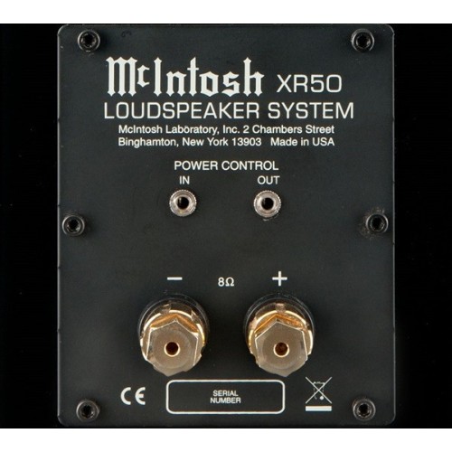 MCINTOSH XR50 – AUKŠTOS KLASĖS 3 KRYPČIŲ LENTYNINĖ GARSO KOLONĖLĖ. NOMINALI VARŽA: 8 OMAI.​  GALINGUMO DIAPAZONAS: NUO 75 IKI 300 W.​ DAŽNIŲ DIAPAZONAS: 40 HZ – 45 KHZ.​​​ JAUTRUMAS (2,8 V/1 M): 81 DB.​ 