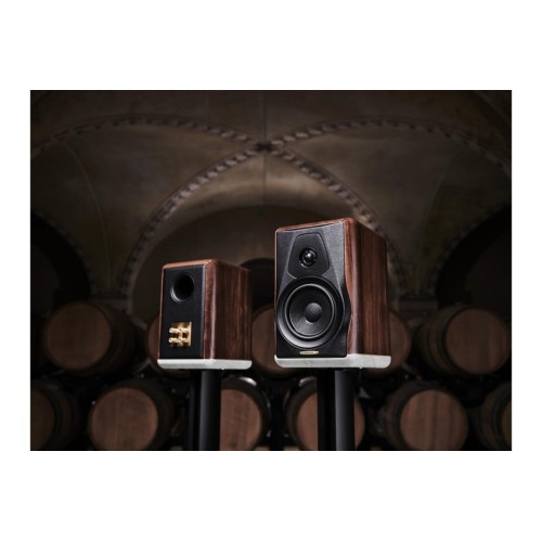SONUS FABER ELECTA AMATOR III, LENTYNINĖ GARSO KOLONĖLĖ REKOMENDUOJAMA STIPRINTUVO GALIA: 35W – 125W, JAUTRUMAS 88DB SPL (2.83V/1M), DAŽNIŲ ATKŪRIMO DIAPAZONAS: 40 HZ – 35 KHZ 