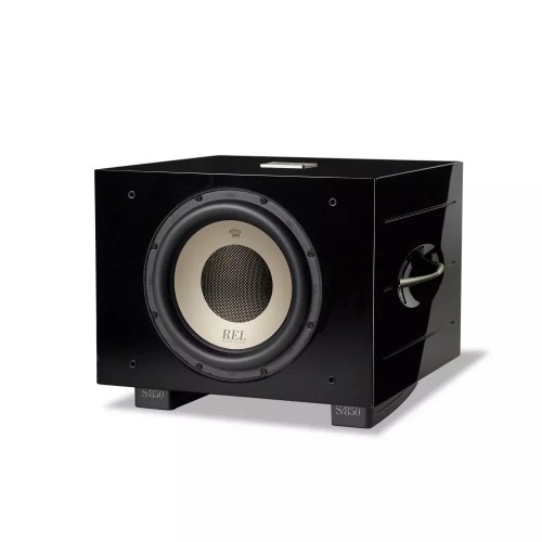 REL S/850 BOSINĖ KOLONĖLĖ, 800 W GALIA, DAŽNIŲ DIAPAZONAS IKI 19 HZ, 15″ AKTYVUS GARSIAKALBIS SU 12″ PASYVIU RADIATORIUMI 