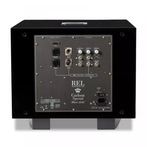 REL CARBON SPECIAL BLACK BOSINĖ KOLONĖLĖ, 1000 W GALIA, DAŽNIŲ DIAPAZONAS IKI 19 HZ, 12″ CARBON FIBRE AKTYVUS GARSIAKALBIS SU 12″ PASYVIU RADIATORIUMI 