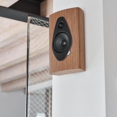 SONUS FABER SONETTO WALL G2, ANT SIENOS KABINAMA KOLONĖLĖ REKOMENDUOJAMA STIPRINTUVO GALIA: 30 - 200 W, DAŽNIŲ ATKŪRIMO DIAPAZONAS:  60 - 40,000 HZ 