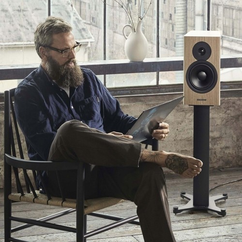 DYNAUDIO STAND 20 STOVAS (2VNT) TINKA KOLONĖLIŲ SERIJOMS NUO EXCITE X18 IKI FOCUS 20 XD IR CONFIDENCE C1.