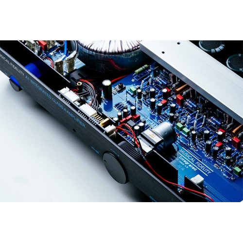 MUSICAL FIDELITY A1 INTEGRUOTAS A KLASĖS STEREO STIPRINTUVAS 2 X 25 W RMS (8OHM) DAŽNIŲ JUOSTA: 10HZ TO 40 KHZ (+ 0, –1DB) 