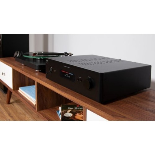 NAD C399 STEREO GARSO STIPRINTUVAS SU DAC FUNKCIJA GALIA: 180W, DAŽNIŲ JUOSTA: 0.3 DB (20 HZ – 20 KHZ), THD (20 HZ – 20 KHZ)<0.02% 