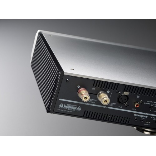 TEAC AP-701 - AUKŠTOS KOKYBĖS D - KLASĖS STEREO GALIOS STIPRINTUVAS,  GALIA:  260 W + 260 W Į 4 Ω.  170 W + 170 W Į 8 Ω. DAŽNIŲ DIAPAZONAS: 10 HZ – 50 KHZ (+0 / –6 DB).​ 