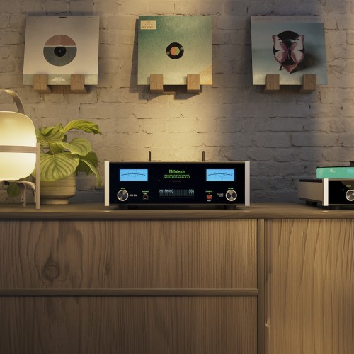 IŠ EKSPOZICIJOS MCINTOSH MSA5500 AUKŠTOS KLASĖS 2 KANALŲ GARSO STIPRINTUVAS SU INTERNETO GROTUVU  GALIA 2X160 W AIRPLAY GOOGLE CAST QOBUZ CONNECT SPOTIFY CONNECT (SPOTIFY LOSSLESS) TIDAL CONNECT 