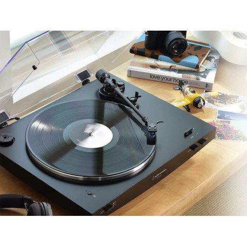AUDIO-TECHNICA AT-LP3XBT PLOKŠTELIŲ GROTUVAS / PATEFONAS PILNAI AUTOMATINIS SU FONOKOREKTORIUM IR BLUETOOH 