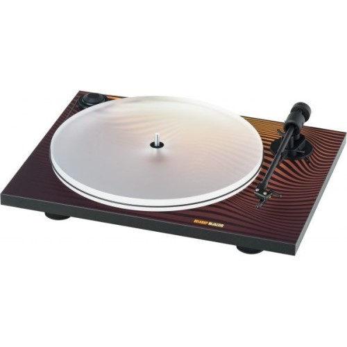 PRO-JECT PRIMARY DELADAP WAVE PATEFONAS GALIMI GREIČIO VARIANTAI 33, 45 APS/MIN SU MECHANINIU GREIČIO REGULIAVIMU, DIRŽINĖ PAVARA 