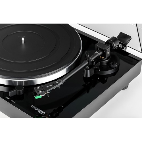 ​​THORENS TD 202 - AUKŠTOS KOKYBĖS ANALOGINIS PATEFONAS. PAVAROS TIPAS: DIRŽINĖ PAVARA SU ELEKTRONINIU GREIČIO VALDYMU,  GREIČIAI: 33 1/3 IR 45 APS./MIN. 