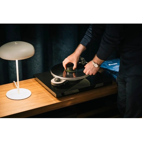 PRO-JECT ELEMENTAL PHONO USB FINAL EDITION – RIBOTO LEIDIMO PATEFONAS SU PHONO FAZE, USB-IŠVESTIMI. DISKŲ SUKIMOSI GREIČIAI: 33 IR 45 APS./MIN (RANKINIS PERJUNGIMAS) 