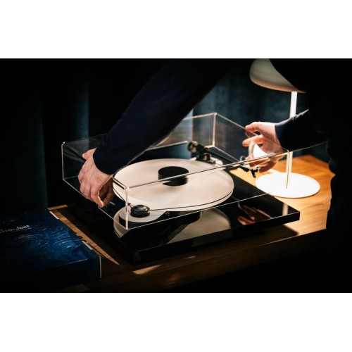 PRO-JECT ELEMENTAL PHONO USB FINAL EDITION – RIBOTO LEIDIMO PATEFONAS SU PHONO FAZE, USB-IŠVESTIMI. DISKŲ SUKIMOSI GREIČIAI: 33 IR 45 APS./MIN (RANKINIS PERJUNGIMAS) 
