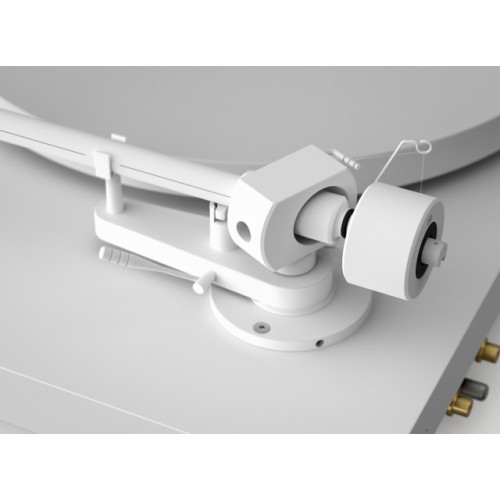 PRO-JECT DEBUT PRO B WHITE EDITION – AUKŠTOS KLASĖS VINILO GROTUVAS/PATEFONAS. PAVARA: DIRŽINĖ (BELT-DRIVE). PLOKŠTELĖS GREIČIAI: 33 1/3, 45 IR 78 APS./MIN. 