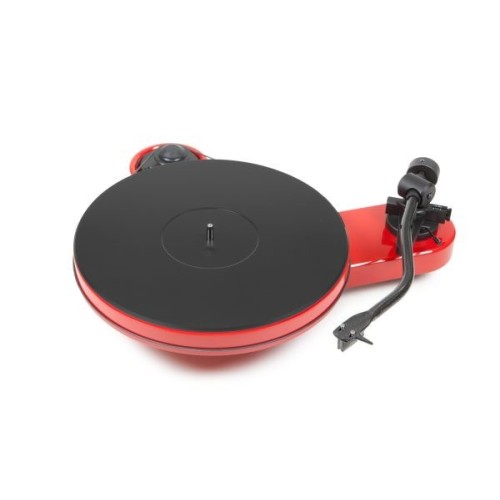 PRO-JECT RPM 3 CARBON PATEFONAS SU 2M SILVER KARTRIDŽU GALIMI GREIČIO VARIANTAI 33, 44 APS/MIN SU MECHANINIU GREIČIO REGULIATORIUMI, DIRŽINĖ PAVARA 