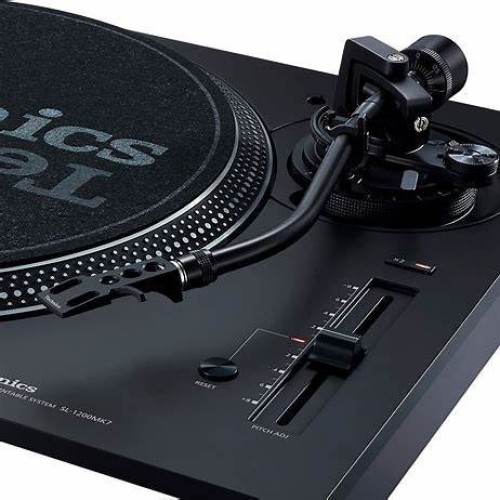 TECHNICS SL-1210MK7 – PROFESIONALUS TIESIOGINĖS PAVAROS RANKINIS PATEFONAS, PLOKŠTELĖS SUKIMOSI GREIČIAI: 33 1/3, 45, 78 APS./MIN.  GREITAVEIKOS REGULIAVIMAS:  ±8 %, ±16 %  