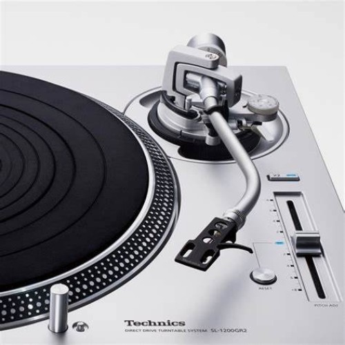 TECHNICS SL-1200GR2 - AUKŠTOS KLASĖS TIESIOGINĖS PAVAROS PATEFONAS, SUKIMOSI GREIČIAI: 33 1/3, 45 IR 78 APS./MIN.​  GREITAVEIKOS REGULIAVIMAS: ±8 % IR ±16 %.  