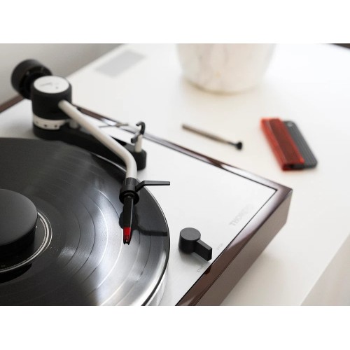 ORTOFON CONCORDE MUSIC RED PATEFONO KARTRIDŽAS SU GALVUTE, DAŽNIŲ JUOSTA 20-25.000 HZ (+3 / -1 DB), IŠĖJIMO LYGIS - 6 MV 