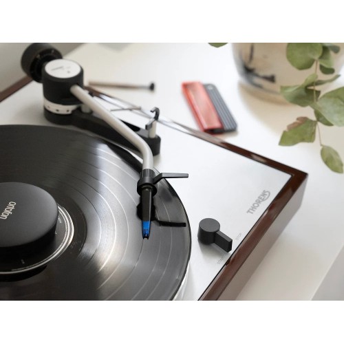 ORTOFON CONCORDE MUSIC BLUE PATEFONO KARTRIDŽAS SU GALVUTE, DAŽNIŲ JUOSTA 20-25.000 HZ (+2 / -1 DB), IŠĖJIMO LYGIS - 6 MV 