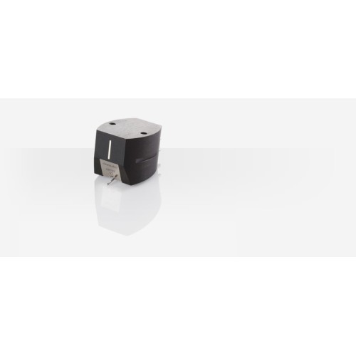 CLEARAUDIO ARTIST V2 – AUKŠTOS KLASĖS MM (MOVING MAGNET) KARTRIDZAS SU REZONANSUI ATSPARIU JUODMEDŽIO KORPUSU. ADATĖLĖS TIPAS: ELIPSINĖ. DAŽNIŲ DIAPAZONAS: 20 HZ – 20 KHZ. 