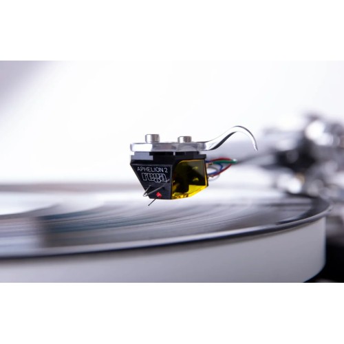 ​REGA APHELION 2 – AUKŠČIAUSIOS KLASĖS MC (MOVING COIL) KARTRIDŽAS. ADATĖLĖS TIPAS: „FINE LINE“ NUDE DEIMANTAS 