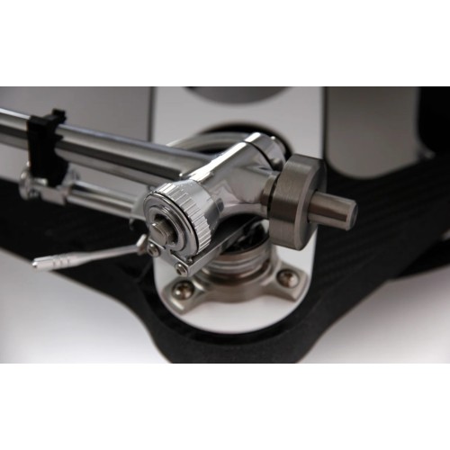 REGA RB TITANIUM – AUKŠČIAUSIOS KLASĖS PATEFONO TONARMAS. EFEKTYVUS ILGIS: 236,5 MM,  OFSETO KAMPAS: 21,55°,  PERTEKLINIS ILGIS: 14,5 MM 