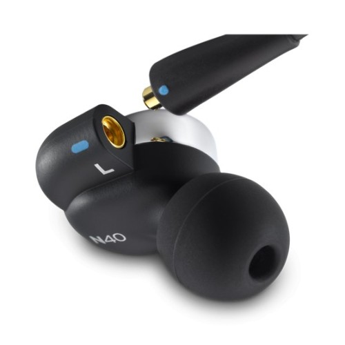 AKG N40 AUKŠTOS RAIŠKOS Į AUSIS ĮSTATOMOS AUSINĖS SU KONFIGURUOJAMU GARSU