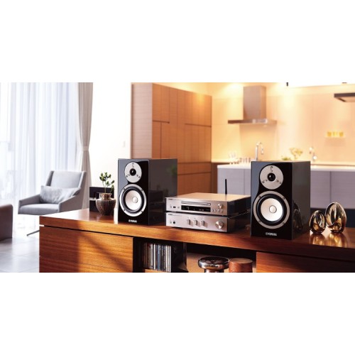 YAMAHA MCR-N670D HI-FI GARSO SISTEMA MUZIKINIS CENTRAS SU KOLONĖLĖM 2X100W CD TINKLO GROTUVAS MUSICCAST 