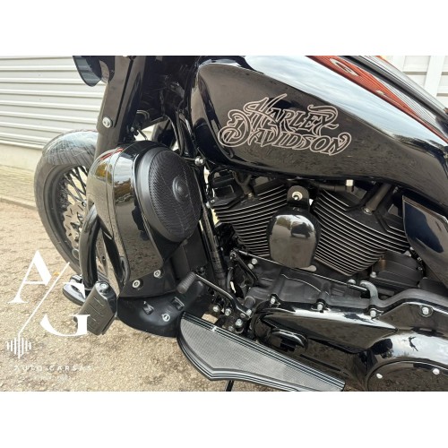 HARLEY DAVIDSON, GARSO APARATŪROS MONTAVIMAS HARLEY DAVIDSON, GARSO APARATŪROS MONTAVIMAS
