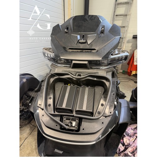 CANAM SPYDER (2020M), GARSO APARATŪROS PROJEKTAS MOTOCIKLUI